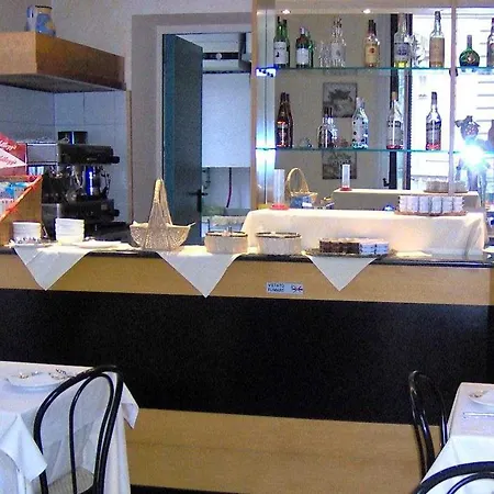 Lombardi Hotel